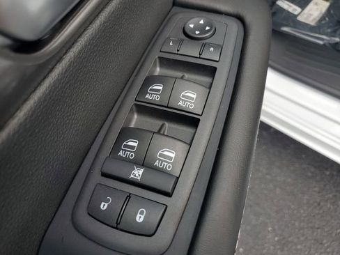 New 2026 Chrysler Pacifica Select image 22