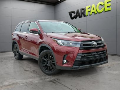 Used 2019 Toyota Highlander SE