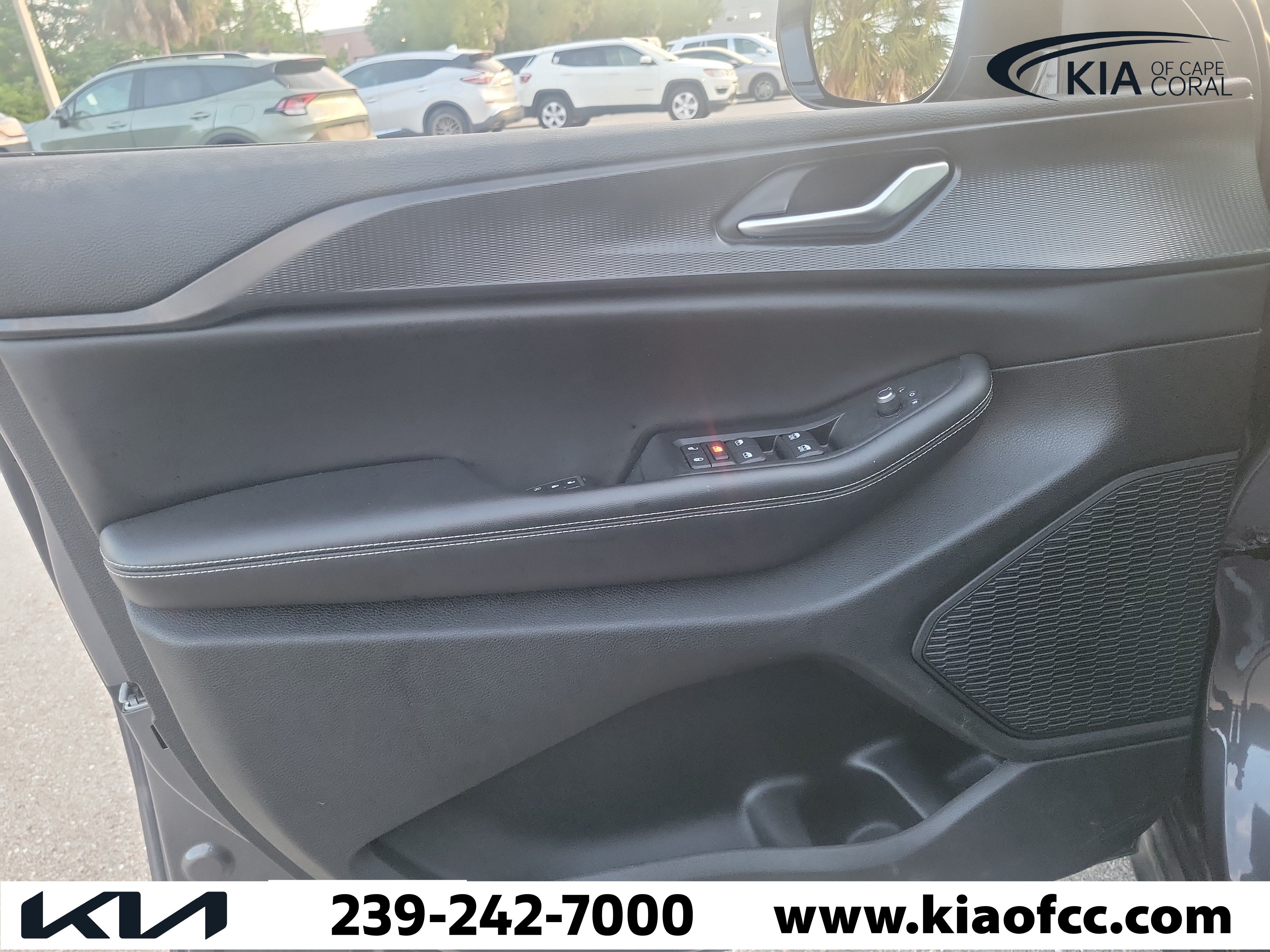 Used 2023 Jeep Grand Cherokee L Laredo AWD/4WD image 22