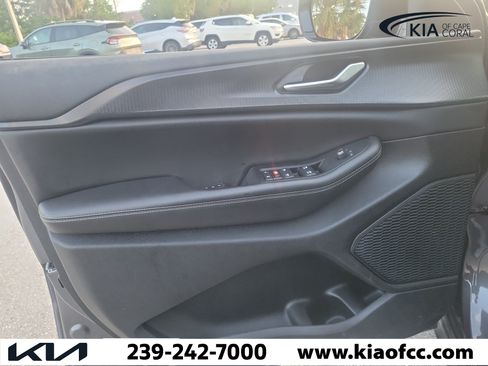 Used 2023 Jeep Grand Cherokee L Laredo AWD/4WD image 22