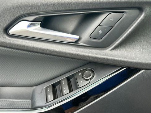 New 2026 Chevrolet Equinox LT w/ Convenience Package II FWD image 30