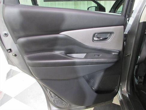 Used 2023 Nissan Murano SV image 39