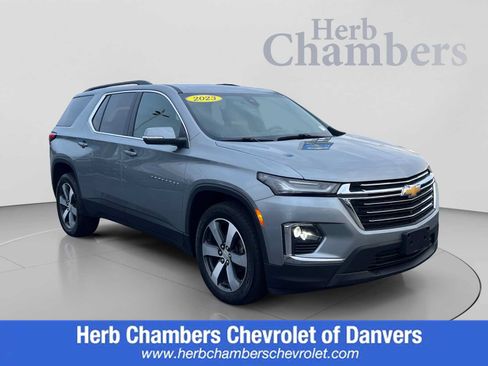 Used 2023 Chevrolet Traverse LT w/ LT Premium Package AWD/4WD image 1