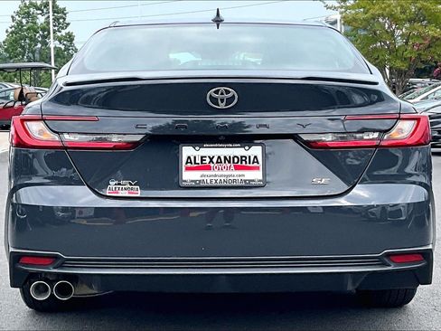 Used 2025 Toyota Camry SE FWD image 4