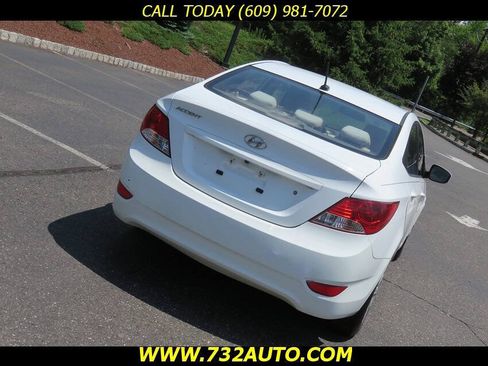 Used 2012 Hyundai Accent GLS FWD image 15