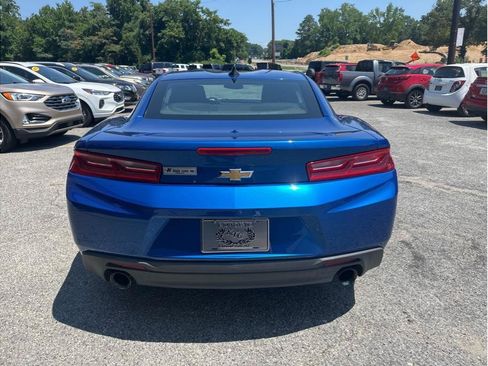 Used 2017 Chevrolet Camaro LT RWD image 7