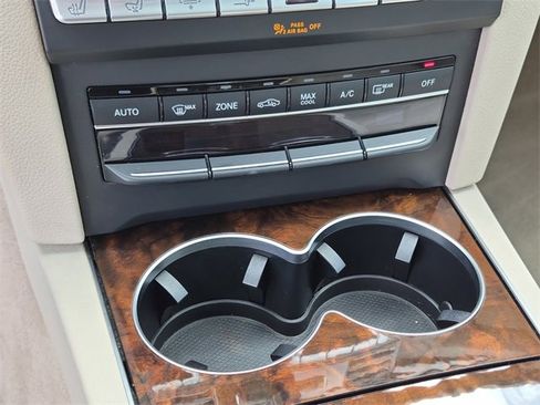 Used 2014 Mercedes-Benz E 550 E 550 2D Coupe image 30