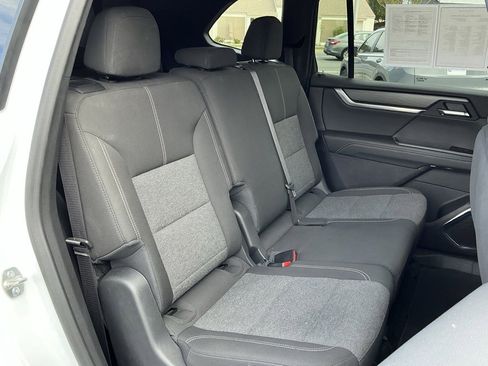 Used 2025 GMC Acadia Elevation image 21