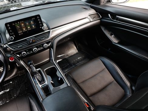 Used 2018 Honda Accord Sport image 24