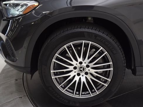 Certified 2025 Mercedes-Benz GLC 300 4MATIC image 12