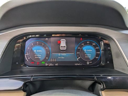 Certified 2025 Volkswagen Atlas Cross Sport SE image 31