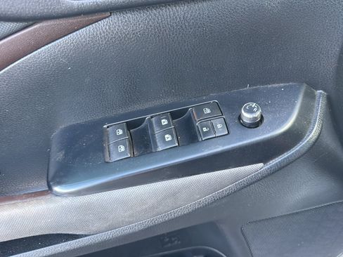 Used 2017 Toyota Highlander LE FWD image 19