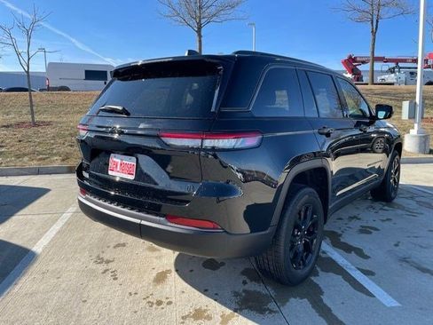 New 2026 Jeep Grand Cherokee Altitude AWD/4WD image 6