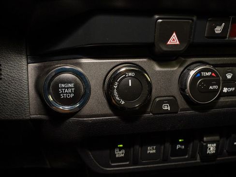 Used 2020 Toyota Tacoma TRD Off-Road w/ TRD Premium Off Road Package image 14