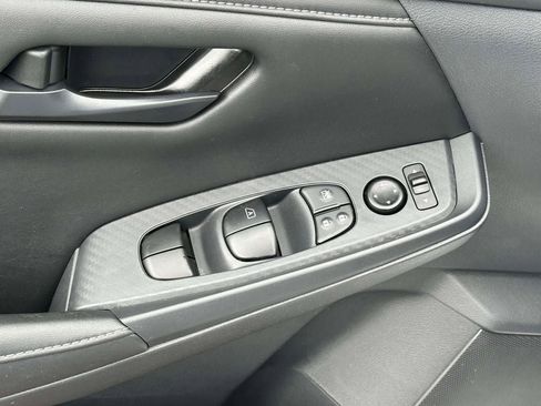 Used 2025 Nissan Sentra S FWD image 15
