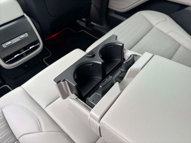 Used 2026 Lincoln Nautilus Reserve AWD/4WD image 14