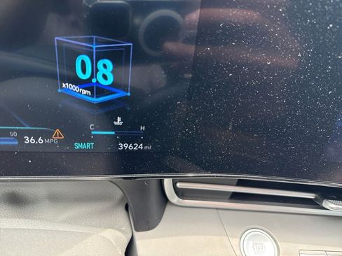 Used 2023 Hyundai Elantra SEL w/ Convenience Package FWD image 6