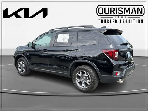 Used 2023 Honda Passport TrailSport image 3