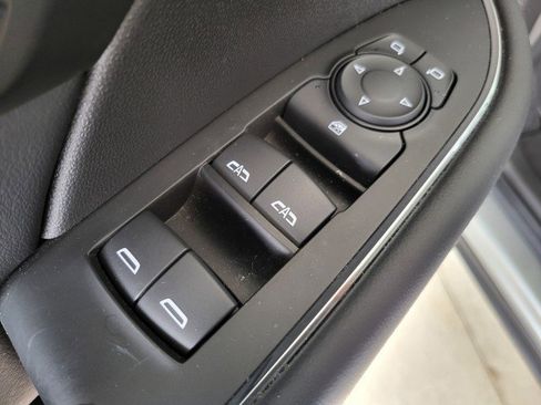 Used 2023 Buick Envision Essence image 24