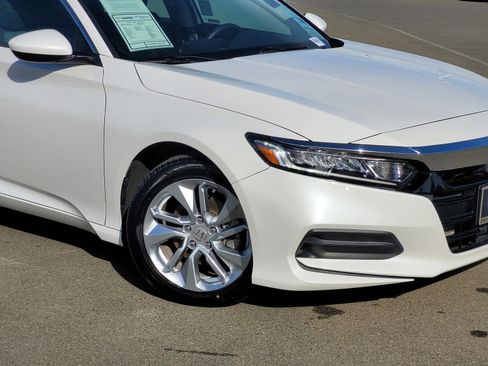 Used 2018 Honda Accord LX image 3