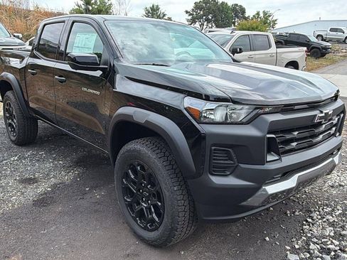 New 2026 Chevrolet Colorado Trail Boss AWD/4WD image 3