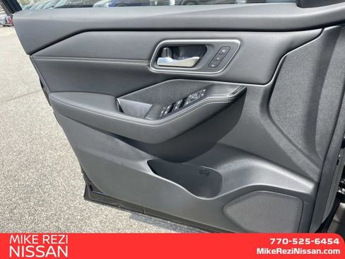 New 2026 Nissan Rogue Platinum AWD/4WD image 13
