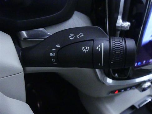 Used 2024 Volvo S60 B5 Plus image 21