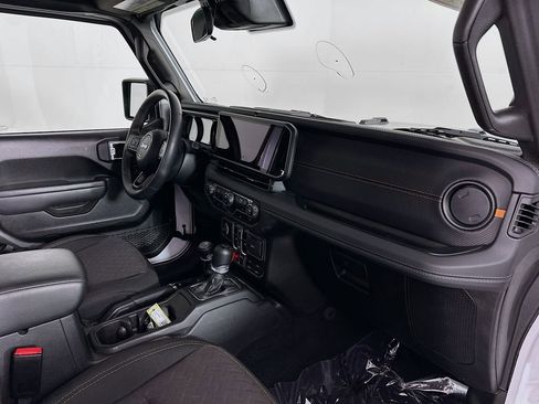 Certified 2025 Jeep Gladiator Mojave w/ Steel Bumper Group image 39