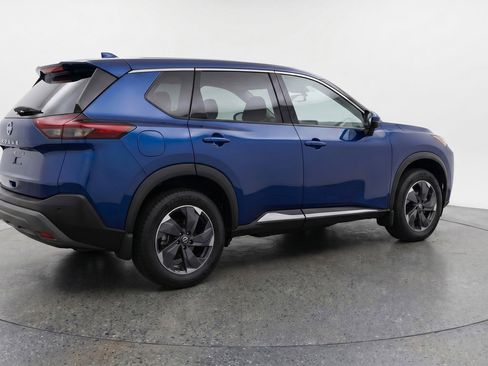 Used 2025 Nissan Rogue SV AWD/4WD image 9