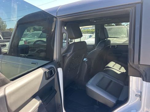 Used 2023 Ford Bronco Big Bend w/ Sasquatch Package AWD/4WD image 9