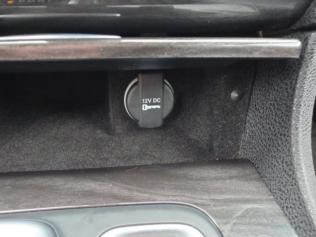 Used 2016 Chrysler 300 Limited RWD image 22