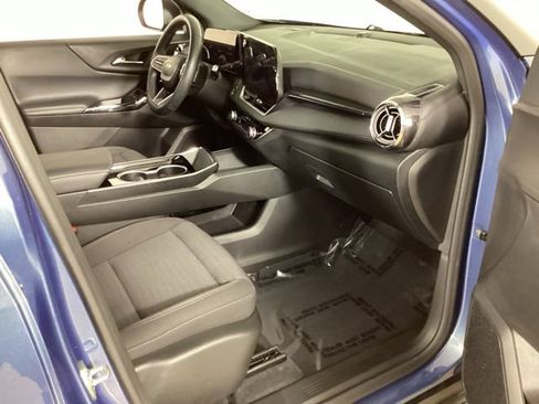 Used 2025 Chevrolet Equinox LT AWD/4WD image 37