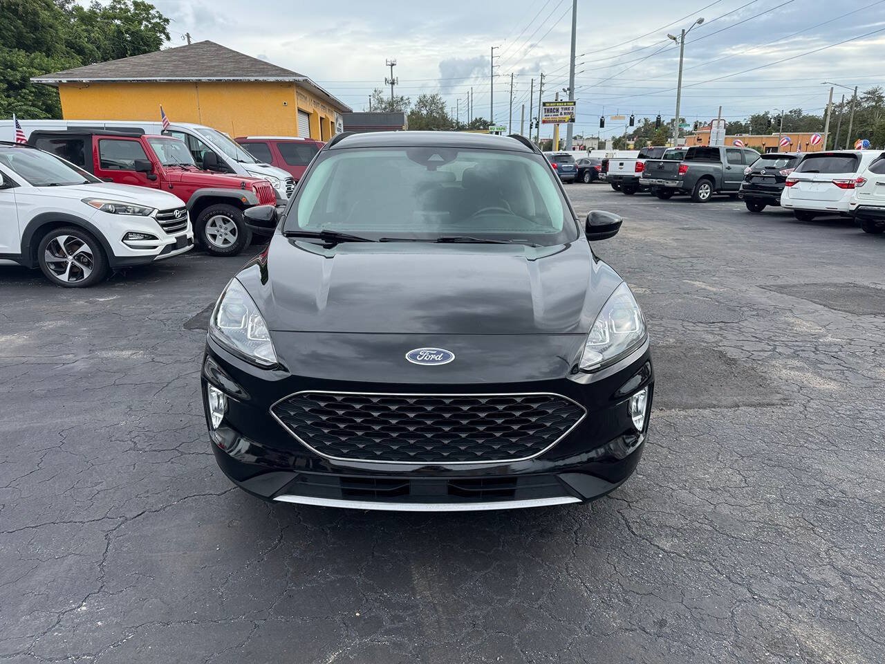 Used 2022 Ford Escape SEL w/ Technology Package FWD image 3