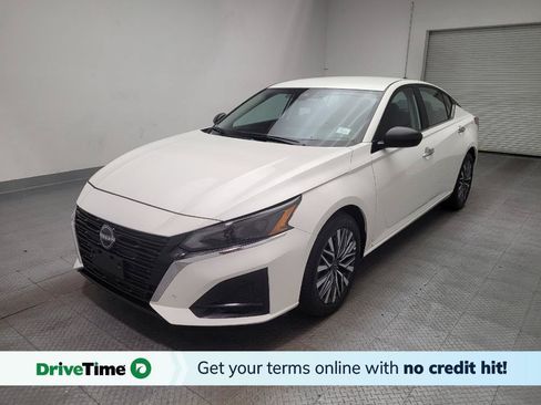 Used 2025 Nissan Altima 2.5 SV FWD image 1