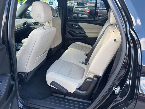 Used 2022 Chevrolet Traverse LS AWD/4WD image 19