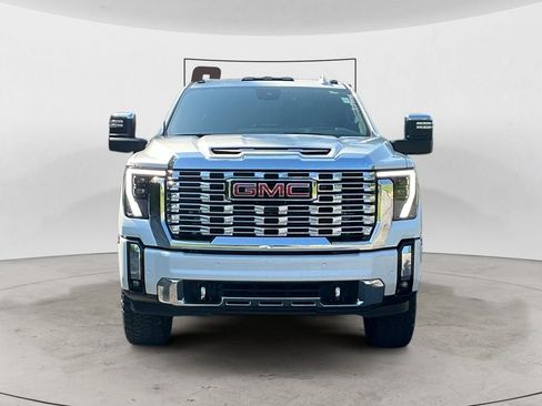 Used 2024 GMC Sierra 2500 Denali w/ Denali Reserve Package AWD/4WD image 8