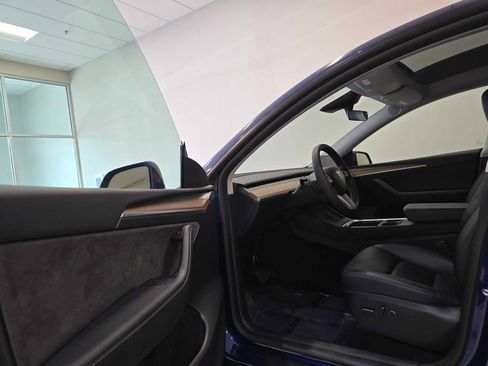 Used 2023 Tesla Model Y Long Range AWD/4WD image 26