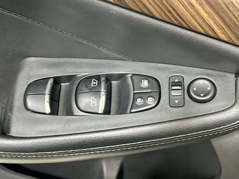 Used 2018 Nissan Maxima Platinum image 16