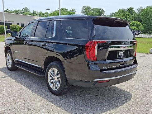 Used 2024 GMC Yukon SLT w/ SLT Premium Package AWD/4WD image 7