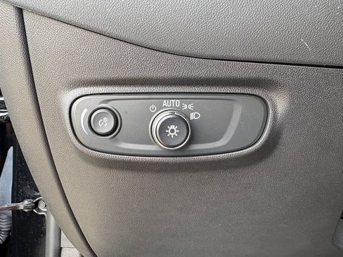 Used 2024 Chevrolet Equinox LT FWD image 18