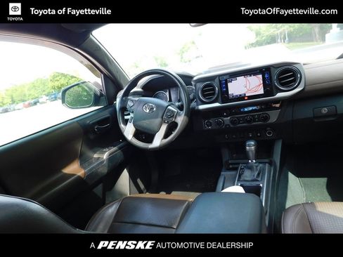 Used 2017 Toyota Tacoma Limited w/ Tow Package AWD/4WD image 7