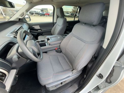 Used 2025 Ford Expedition Max Active image 16