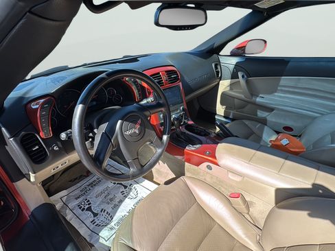 Used 2005 Chevrolet Corvette Coupe w/ Preferred Equipment Group RWD image 14
