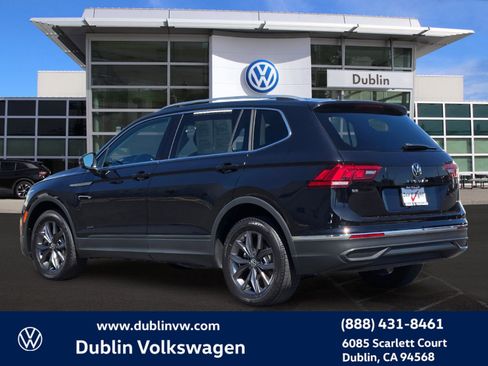 Certified 2022 Volkswagen Tiguan SE FWD image 6