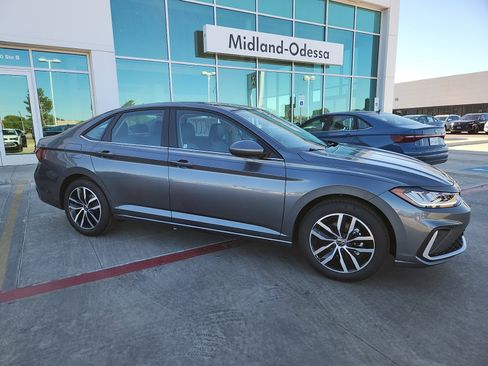 New 2026 Volkswagen Jetta SE image 8