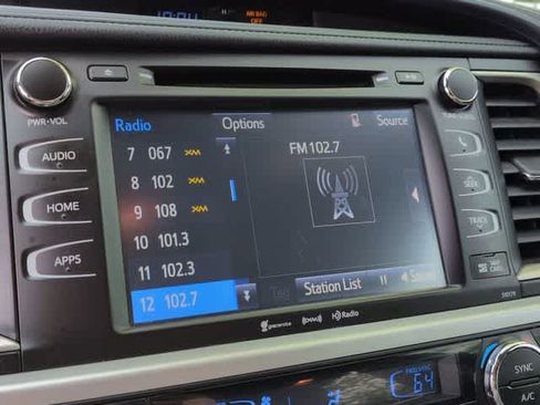 Used 2018 Toyota Highlander XLE FWD image 31