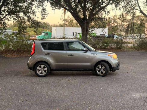 Used 2017 Kia Soul image 4
