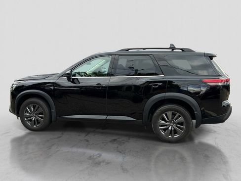 Certified 2023 Nissan Pathfinder SV w/ SV Premium Package AWD/4WD image 4