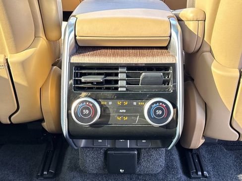 Used 2023 Land Rover Range Rover SE image 20