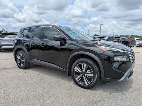 Used 2024 Nissan Rogue SL FWD image 2
